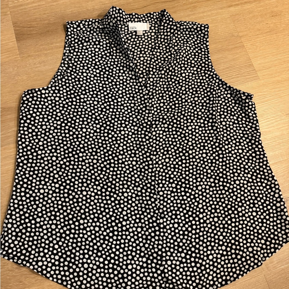 Sleeveless Black & White Polka Dot V-Neck Shell tank